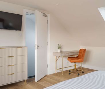 Impeccably built six-bedroom house share, designed for modern Cambr... - Photo 6