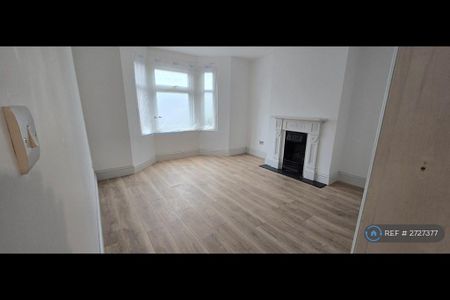 4 bedroom detached house to rent - Photo 3