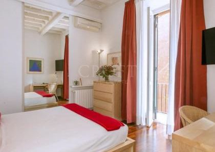 Elegant Apartment in the Heart of Rome: Between Piazza di Spagna and Via del Corso, in residence with dayluy cleaning , A/C wifi , consierge. Rif #1948