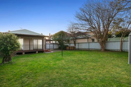 12 Barford Street, Speers Point NSW 2284 - House For Rent | Domain - Photo 2