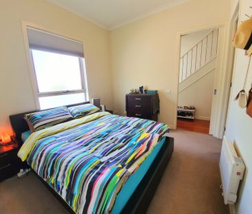 2/8 Chaleyer Street, Reservoir - Photo 6