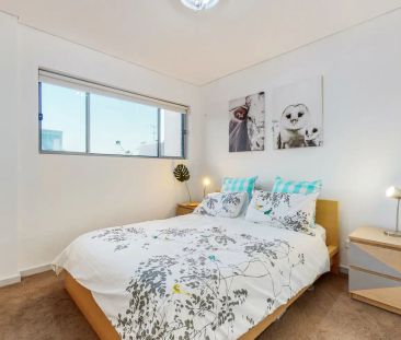“Beautifully Updated Home with Private Garden Escape!” - Photo 4