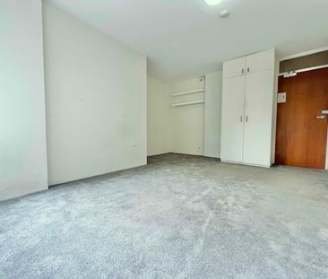 7/51 Roslyn Gardens, Elizabeth Bay NSW 2011 - Apartment For Rent | ... - Photo 5