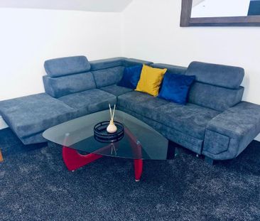 1 bedroom in a flat share to rent - Photo 2