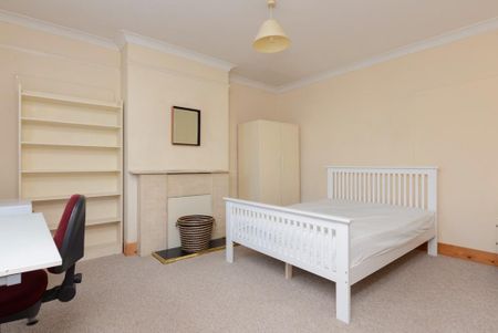 5 bedroom semi-detached house to rent - Photo 3