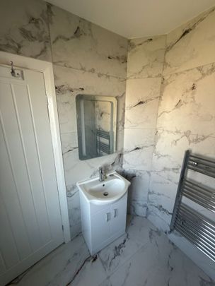 3 Bed Semi-Detached House, Finch Close, NW10 - Photo 1