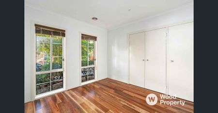 Light-Filled Coastal Retreat in a Prime Hampton Location - Photo 5