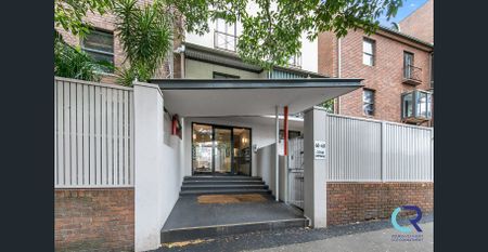 MODERN STUDIO APARTMENT - Photo 5