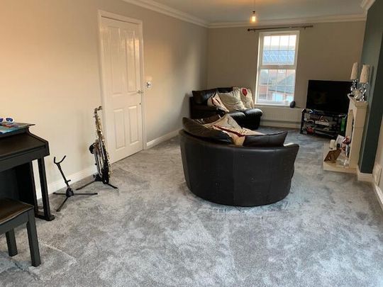 6 bedroom detached house to rent - Photo 1