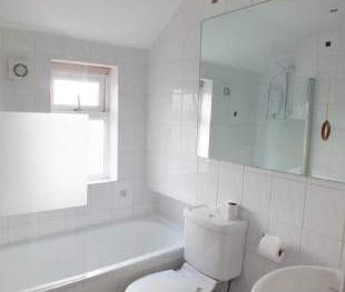 3 bedroom property to rent in Sutton Coldfield - Photo 1