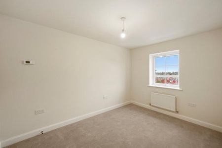 3 bedroom semi-detached house to rent - Photo 4