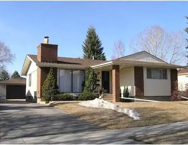 Dalhousie 3 Bdrm Main Floor House | 5852 Dalhousie Drive Northwest, Calgary - Photo 1