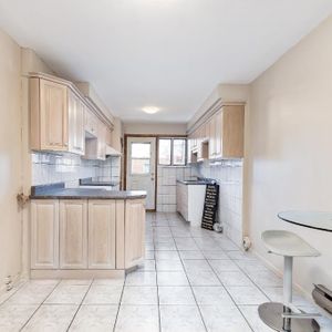 Grand 5 1/2 à louer à St-Leonard/St-Michel - 4236, 41e rue / Big 5 1/2 to rent - Photo 2