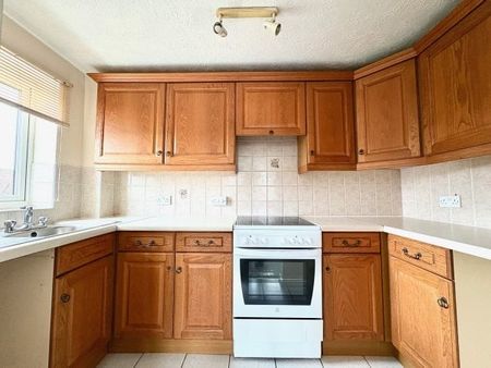 Broad Oak Close, Langney - Photo 2