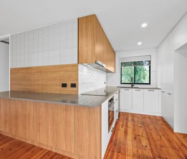 Stylish Interiors with Light-Filled Living Spaces - Photo 6