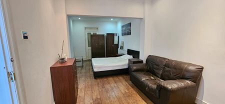 4 bedroom terraced house to rent - Photo 4