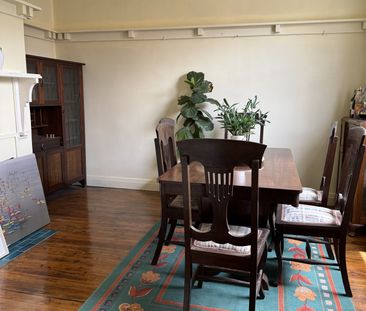 Centre of Town - Photo 3