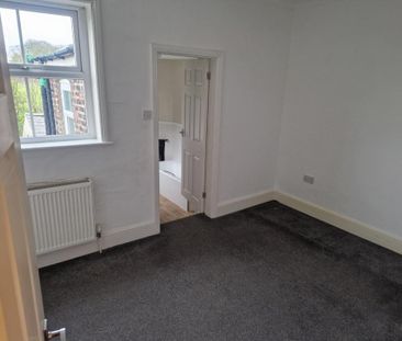 4 bedroom semi-detached house to rent - Photo 6