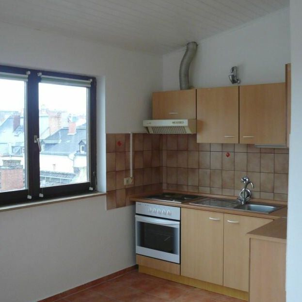 Helle Dachgeschosswohnung mit Dachterrasse und Aufzug im Stilaltbau in Laufnähe zur Innenstadt - Photo 1