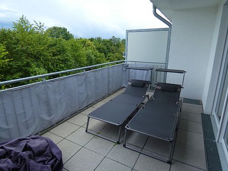 Neuwertige 3-Zimmer-Wohnung mit Einbauküche, großem Balkon und Aufzug! - Photo 5