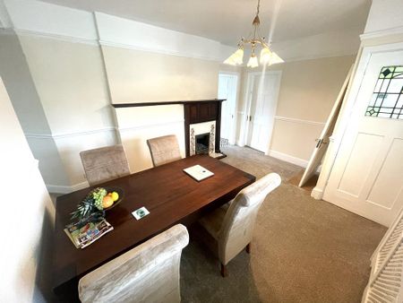 3 bedroom detached bungalow to rent - Photo 4