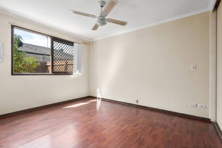 WELL PRESENTED | TWO-BEDROOM UNIT | AIR CONDITIONED - Photo 2