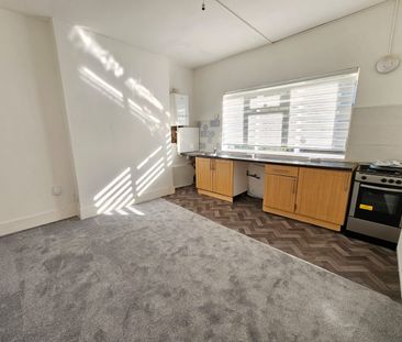 1 Bed Flat, Wellington Street West, M7 - Photo 2