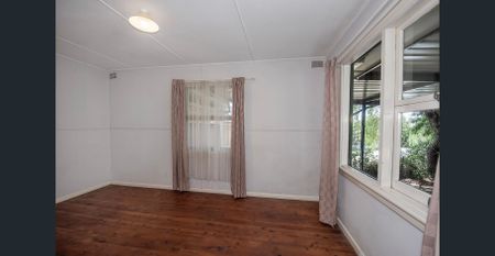 Affordable Blue Mountains Cottage With A Great Yard - Photo 2