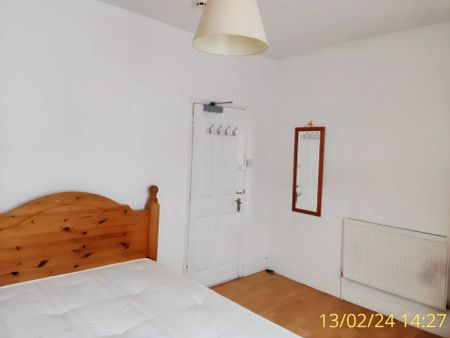 Bedroom 5 - Photo 2