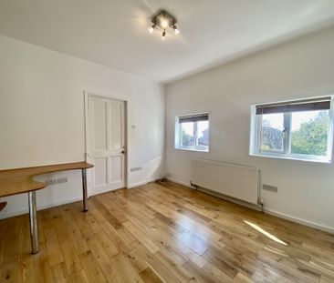 Midanbury Lane, Southampton - Photo 5