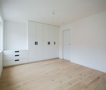 Nieuwbouwappartement te hartje Izegem - Photo 2