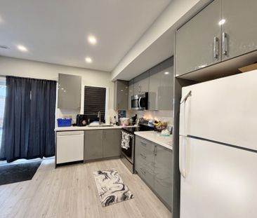 For Lease - 25 Clara May Avenue Unit# Bsmt, East Gwillimbury, Ontario - Photo 2