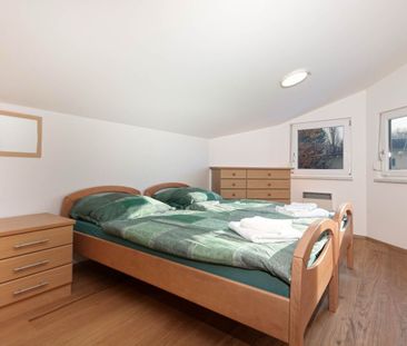 All Inclusive Family Home close to VIC - Photo 1