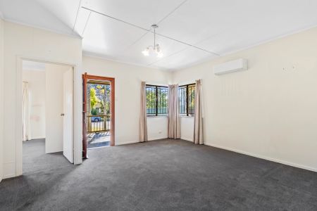 Tidy Family Home - Photo 3