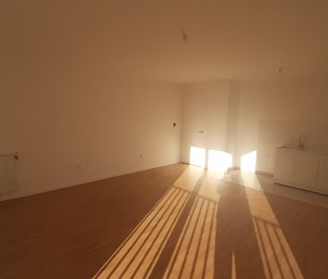location Appartement T2 DE 50.3m² À MASSY - Photo 1