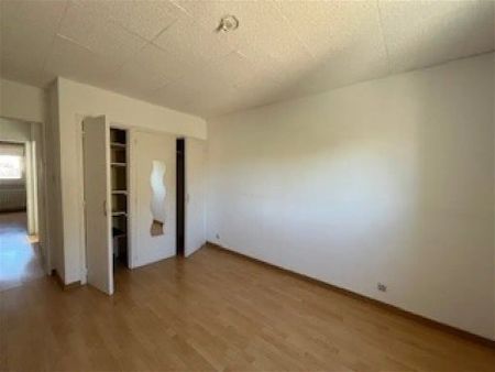 Location appartement 4 pièces - 80m² à Bollene (84500) - Photo 2