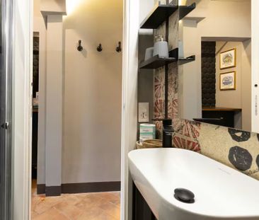 Via dell'Albero, Florence, Tuscany 50123 - Photo 6