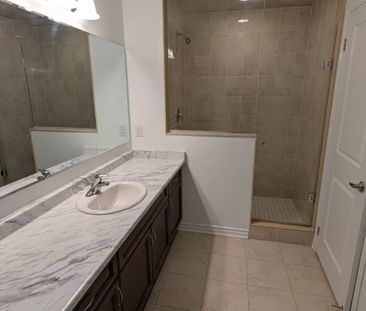 For Lease - 39 Boothill Drive, Brampton, Ontario - Photo 6