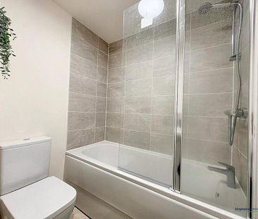 2 bedroom semi-detached house to rent - Photo 4