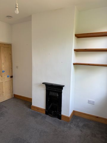 4 Bed Terraced House, Park Crescent, BS5 - Photo 4