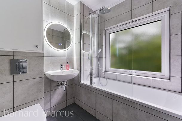 Park Gate, Mount Avenue - Photo 1