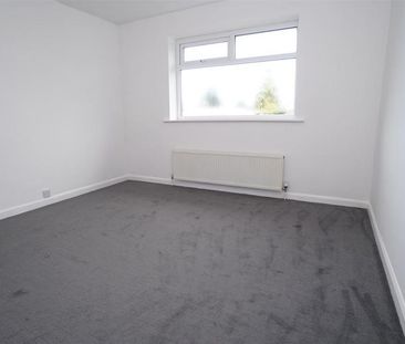 2 bedroom semi-detached bungalow to rent - Photo 3