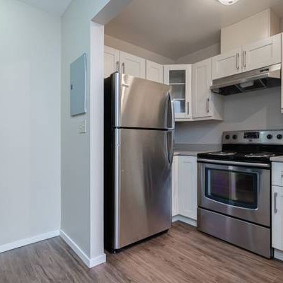 Hollywood Court - 2BR unit - Photo 1