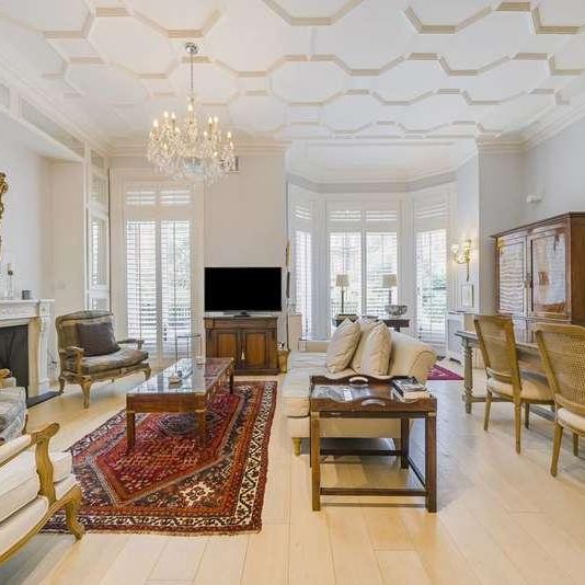 Sloane Gardens, Sloane Square, SW1W - Photo 1