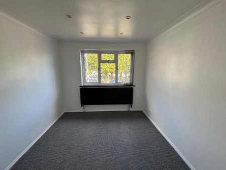 3 bedroom detached house to rent - Photo 2