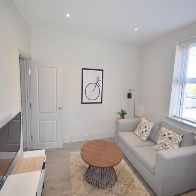 1 Bedroom Apartment To Let - Photo 1