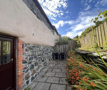 2 bedroom barn conversion to rent - Photo 2