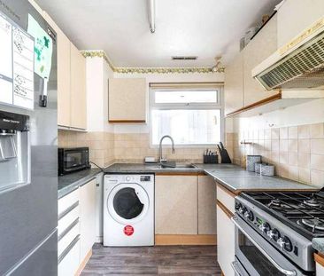 Claydon Road, Horsell, Woking, GU21 - Photo 5