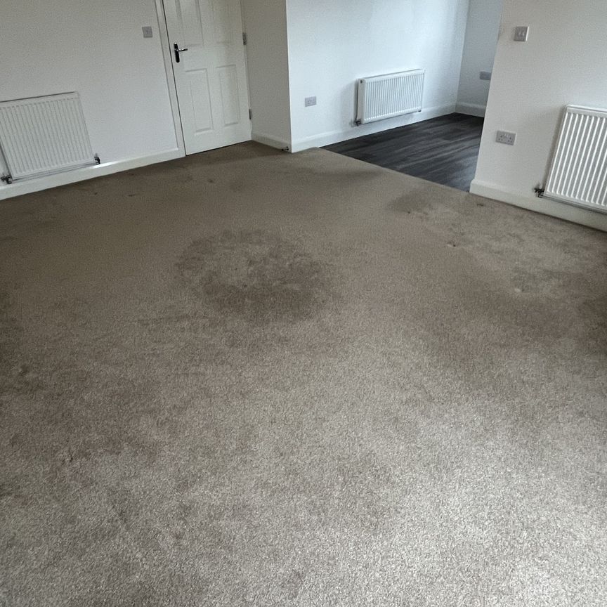 Pearsons Way, Leeds, Seacroft - Photo 1