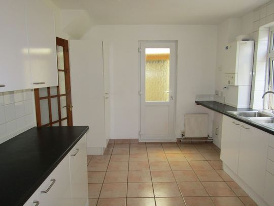 3 bed House - To Let - Photo 1